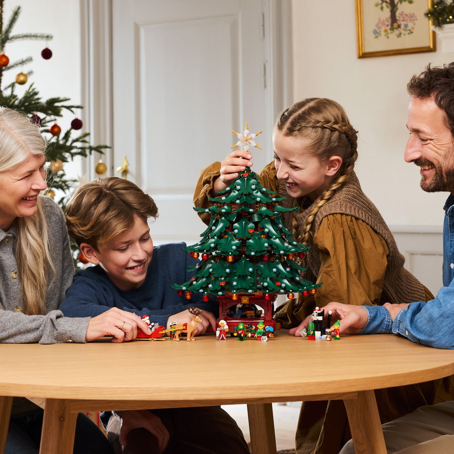 41843 Family Christmas Tree Decoration