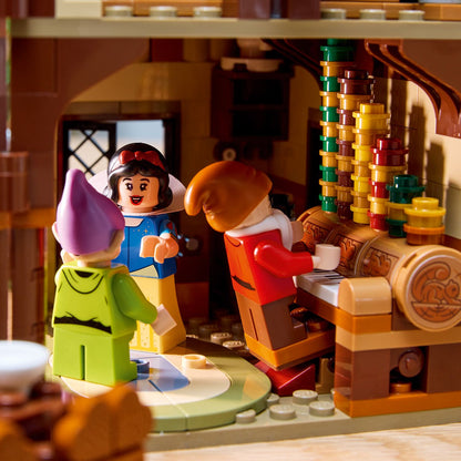 Snow White and the Seven Dwarfs' Cottage 43242