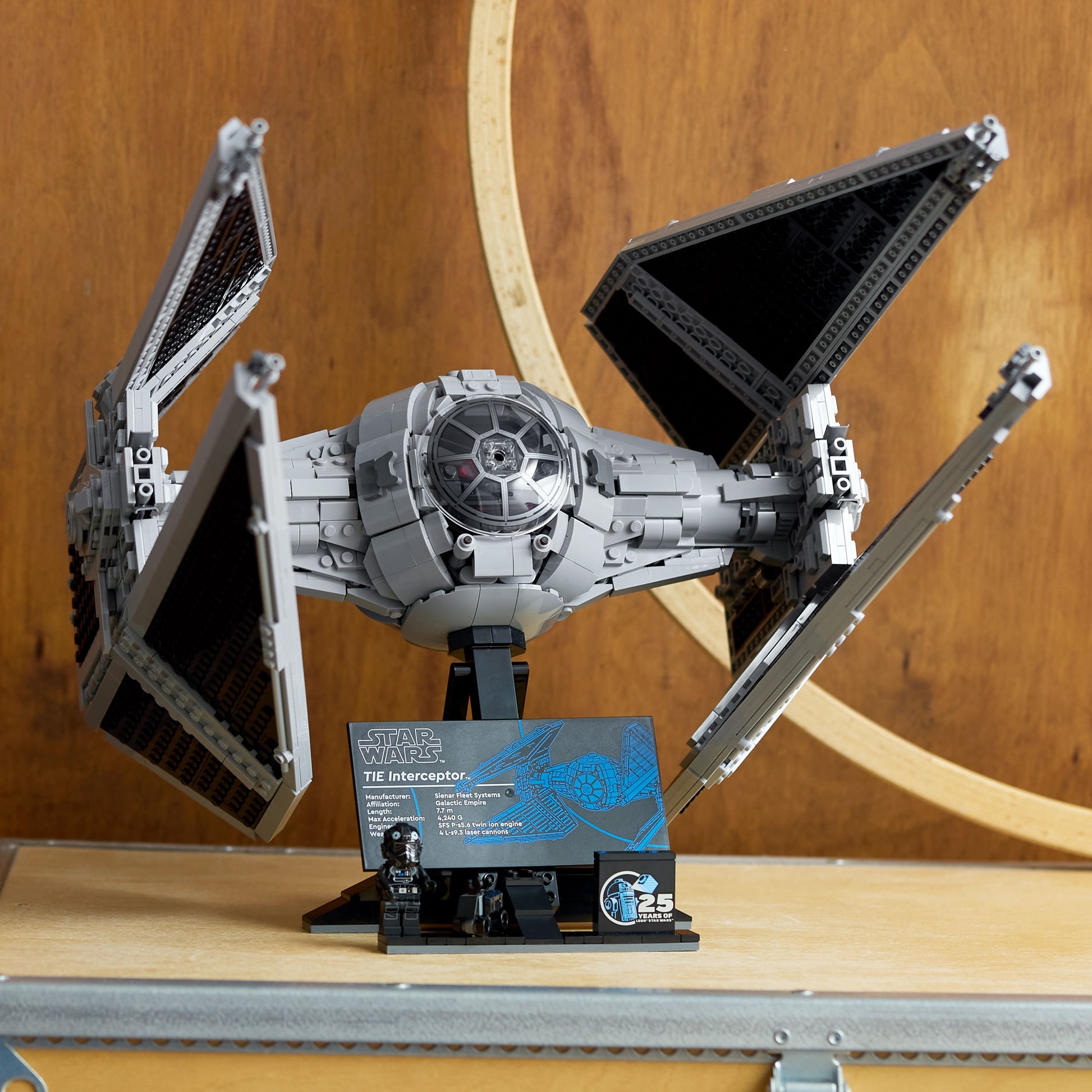 75382 TIE Interceptor™1