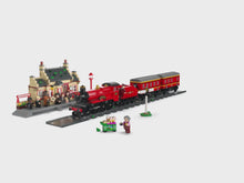 Load and play video in Gallery viewer, Hogwarts Express™ &amp; Hogsmeade™ Station 76423
