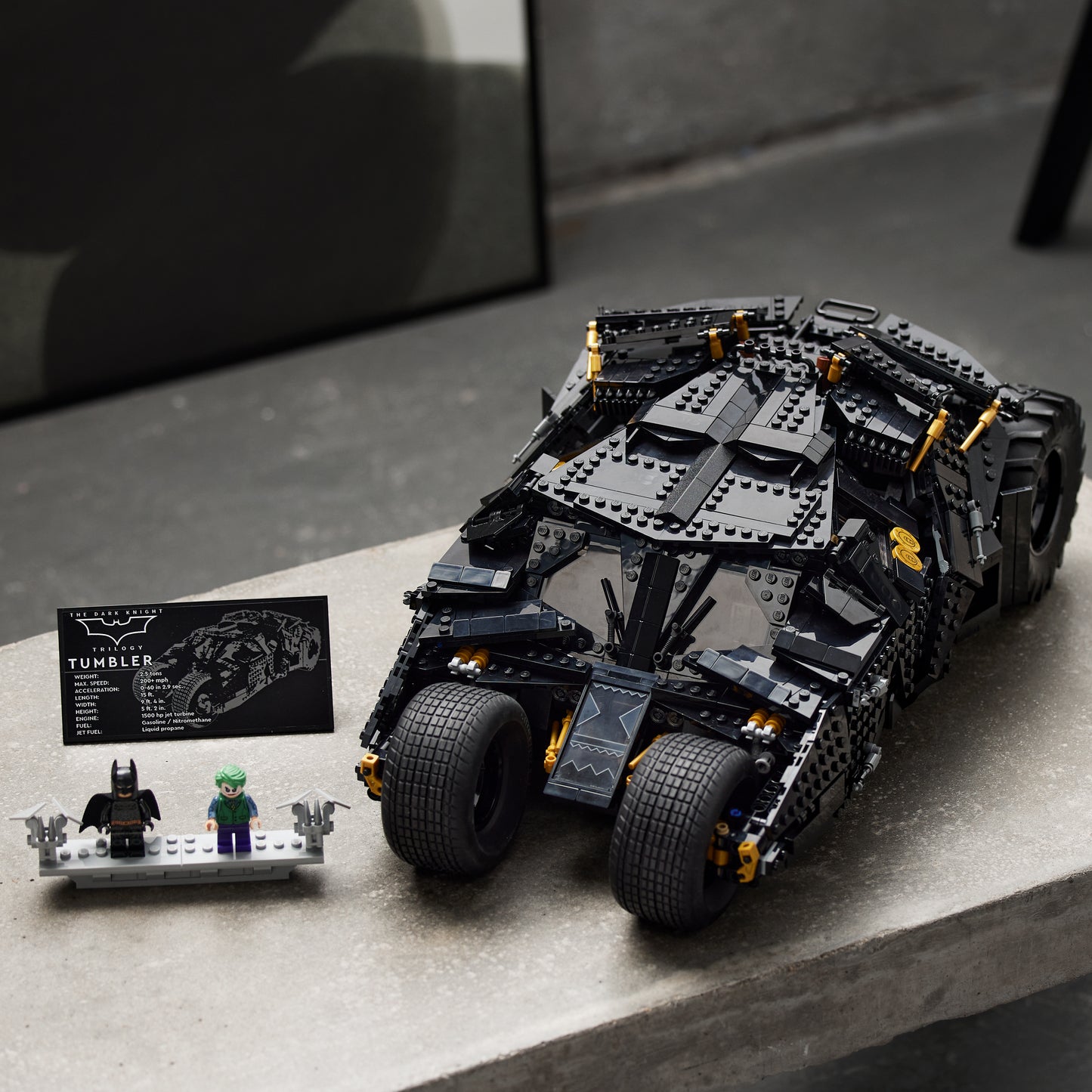 76240 Batman™ Batmobile™ Tumbler